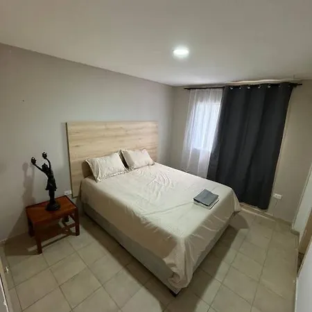 Frente A La Playa Apartamento *